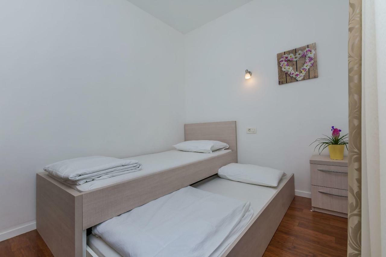 Aquamarine Apartman *