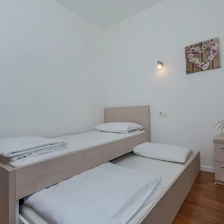 Apartments Villa Aquamarine Duće Kültér fotó