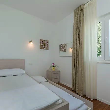 Apartments Villa Aquamarine Duće Kültér fotó