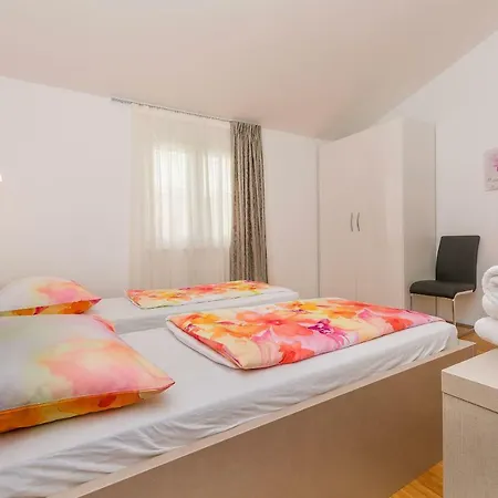 Apartments Villa Aquamarine Duće Kültér fotó