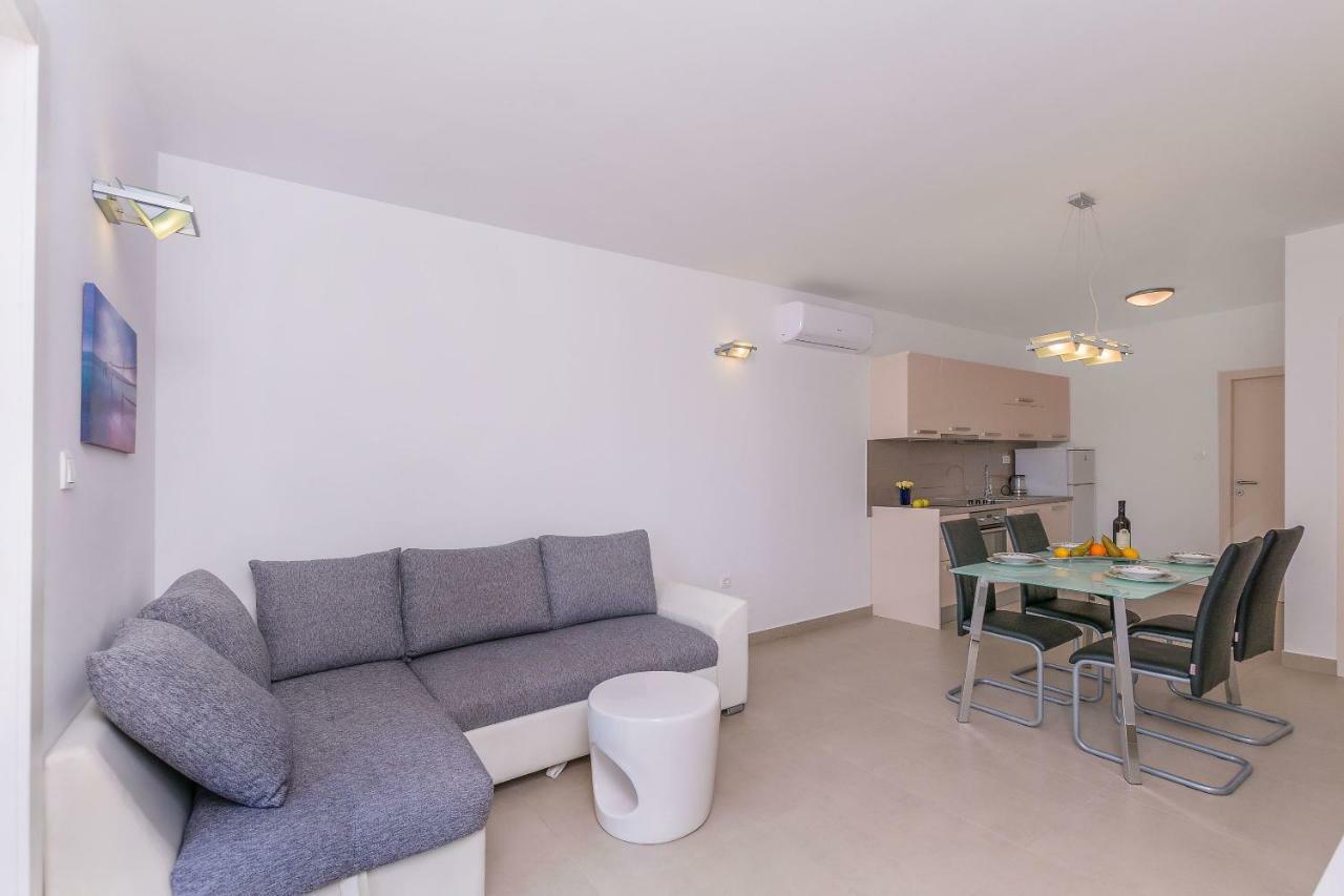 Aquamarine Apartment Duce